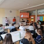 Schüler im Klassenzimmer bei einem Workshop