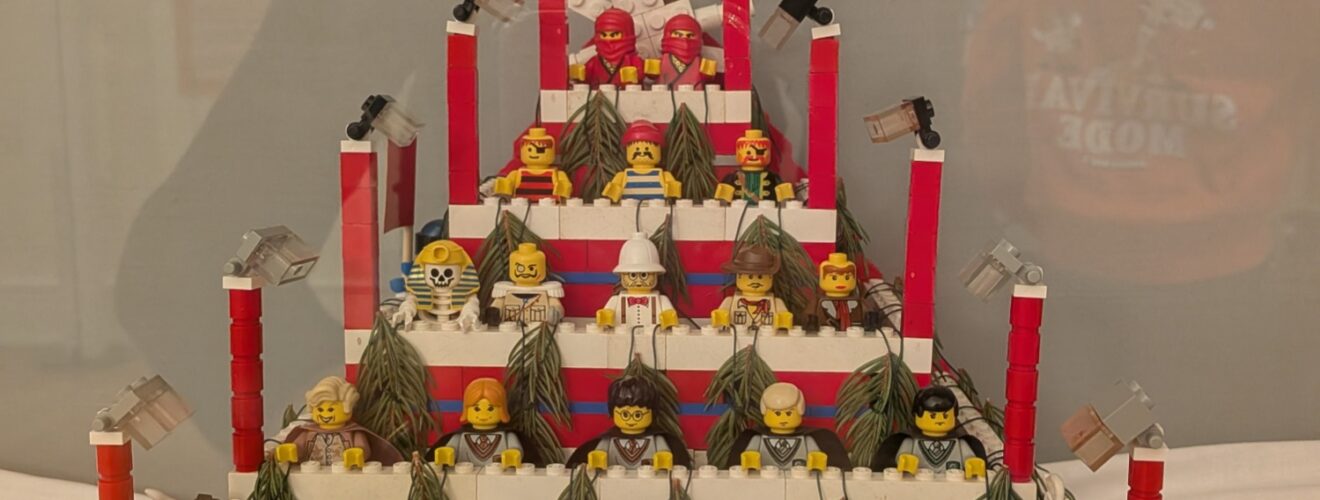Der singende Weihnachtsbaum aus Lego