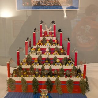 Der singende Weihnachtsbaum aus Lego